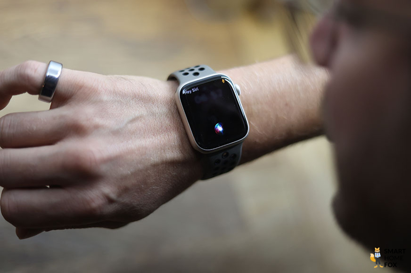 Siri is seen on the Apple Watch 8.